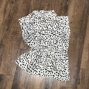 Black and White Sleeveless Blouse